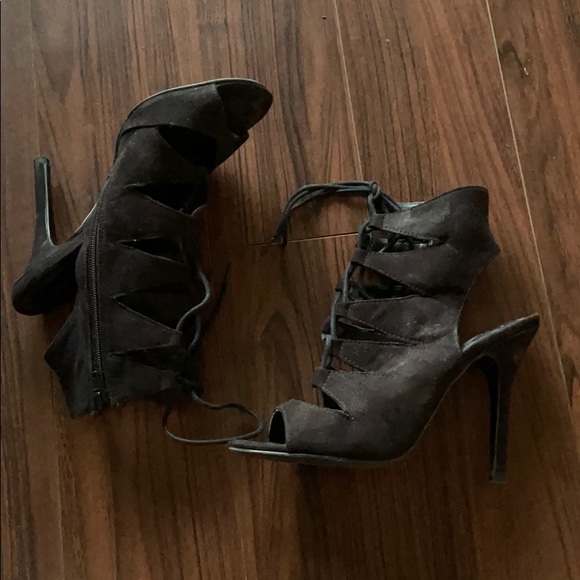 Chinese Laundry Lace Up Heel - Picture 6 of 8